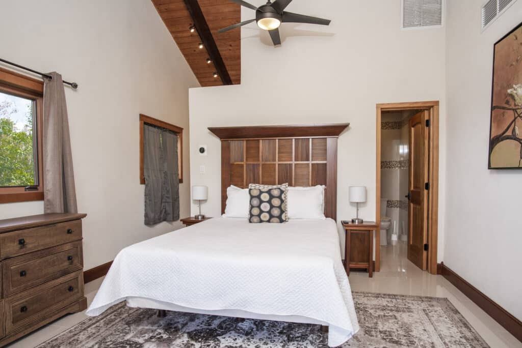 Short stay vacation rentals like Mahogany Villa rental in St. Thomas provide comfort.