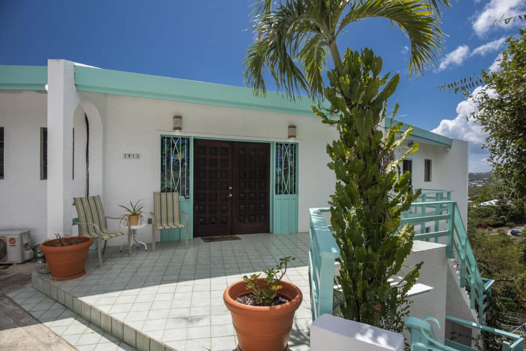 Secret Harbor Villa vacation rental packages ensure a memorable stay.