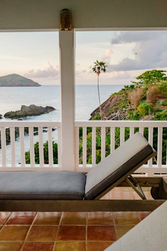 Short stay vacation rentals at the Loft at Cliffside Retreat offer convenience.