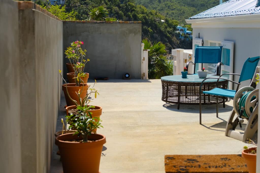 Vacation rental packages at the Loft at Cliffside Retreat include island excursions.